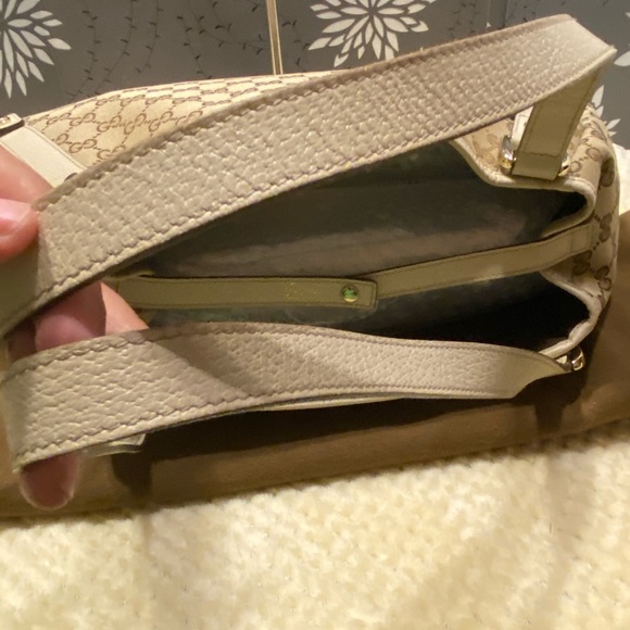 Pre-loved Gucci Abbey canvass - Picture 8 of 14